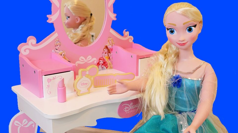 My Size Elsa Anna Dolls Makeover Disney Princess Vanity Frozen Surprise Stickers Disneycartoys Youtube Excitingads