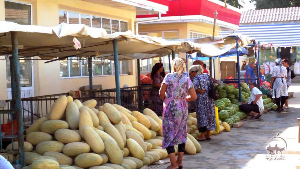 Uzbek fruit and vegetables. Bazaars in Uzbekistan. The gifts of the ...