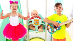 Learn Food Names and Colors with a Toy Kitchen and Paw Patrol Ice Cream!