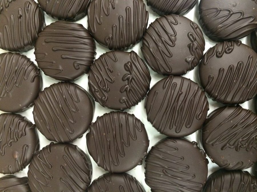 Philadelphia Candies Dark Chocolate Covered OREO® Cookies, 8 Ounce Gift Box