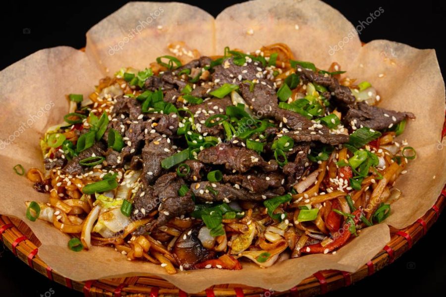 Asian cuisine - Fried noodle with beef