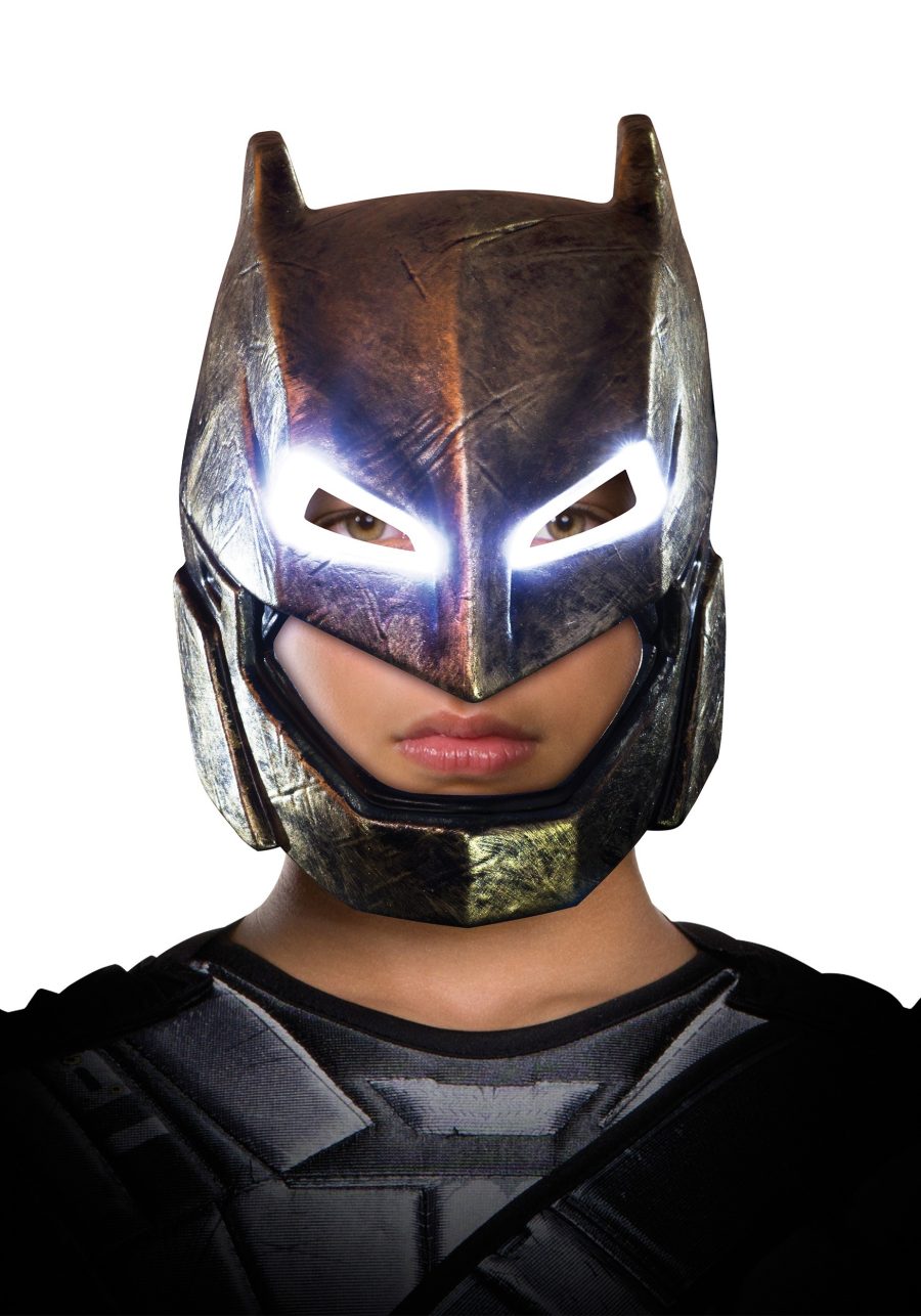 DC Dawn of Justice Light-Up Armored Batman Mask