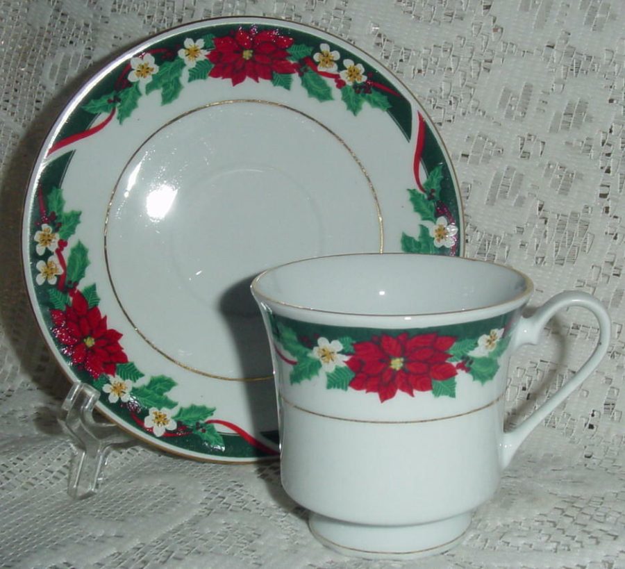 4 DECK THE HALLS COFFEE CUP SAUCER sets CHRISTMAS TIENSHAN POINSETTIA HOLIDAY
