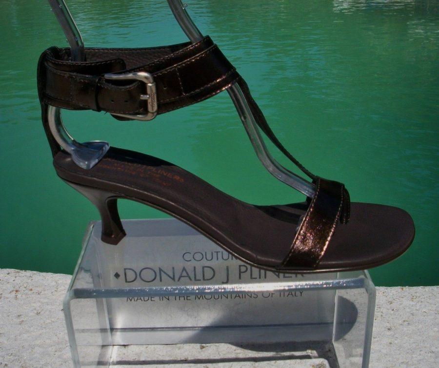 Donald Pliner Couture Metallic Leather Shoe New Wide Ankle Strap Thong $325 NIB
