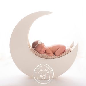 Aperturee Dreamy Moon Backlit White Newborn Photography Backdrop