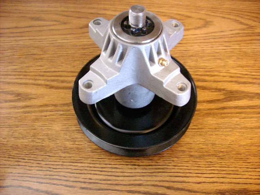 Cub Cadet, MTD, Toro 42" Cut Deck Spindle with Pulley 918-04456, 918-04461