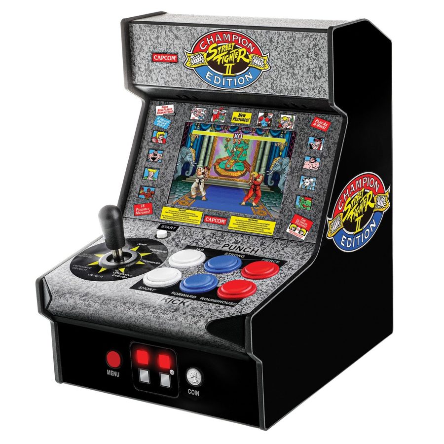 DREAMGEAR DGUNL-3283 Micro Player Retro Mini Arcade Machine (Street Fighter II Champion Edition)