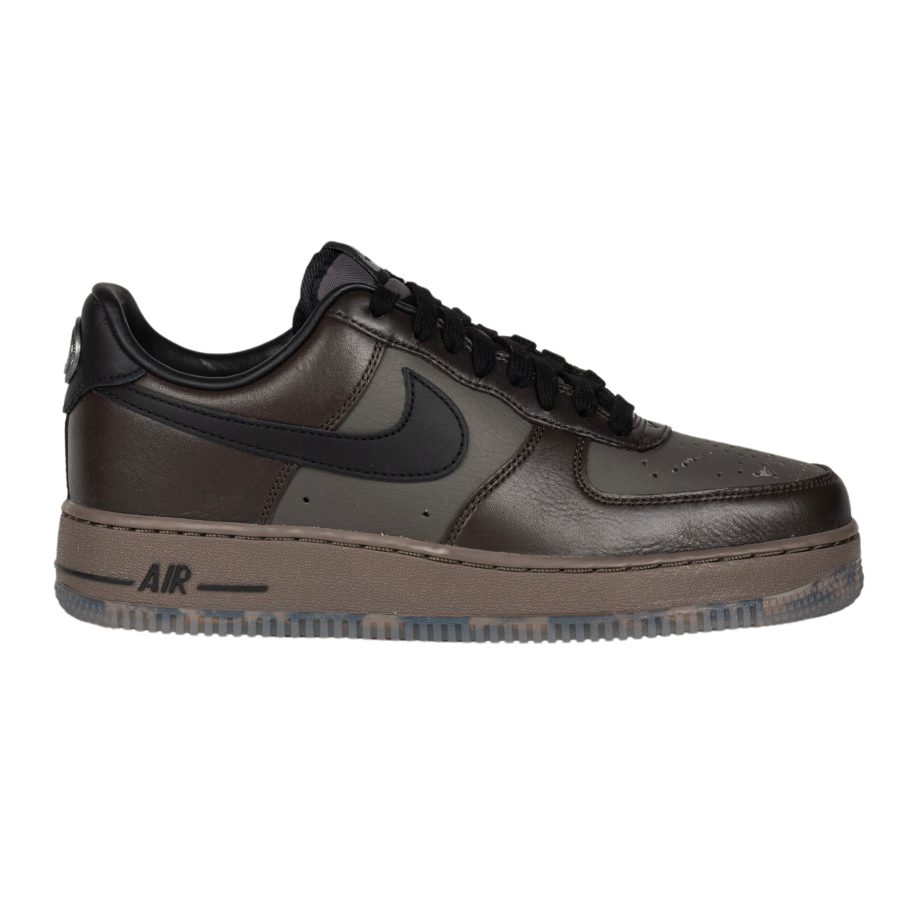 Air Force 1 Low sneaker in black and brown