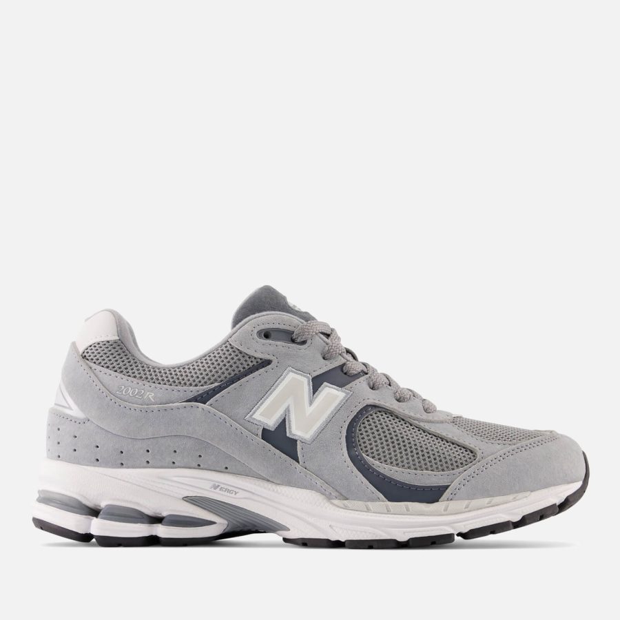 New Balance Men's 2002 Classic Mesh and Suede Trainers - UK 7