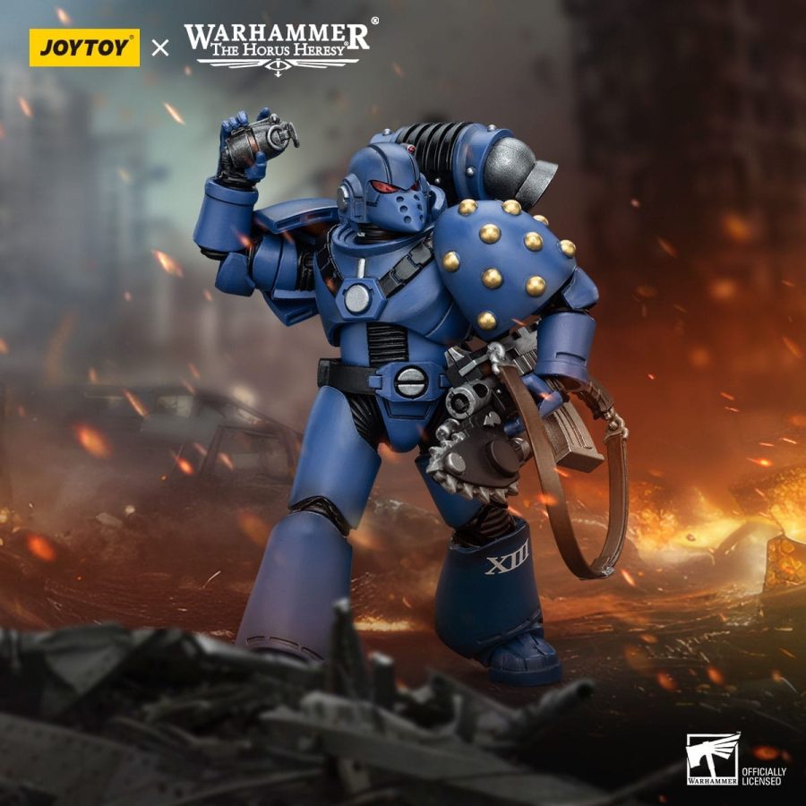 Warhammer The Horus Heresy Action Figure 1/18 Ultramarines MK VI Tactical Squad Legionary with Bolter & Chainblade 20 cm