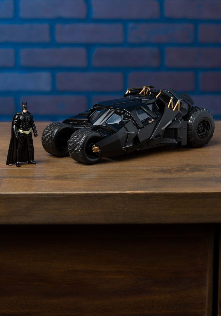 Batman Dark Knight Tumbler 1:24 Die Cast Car w/ Figure