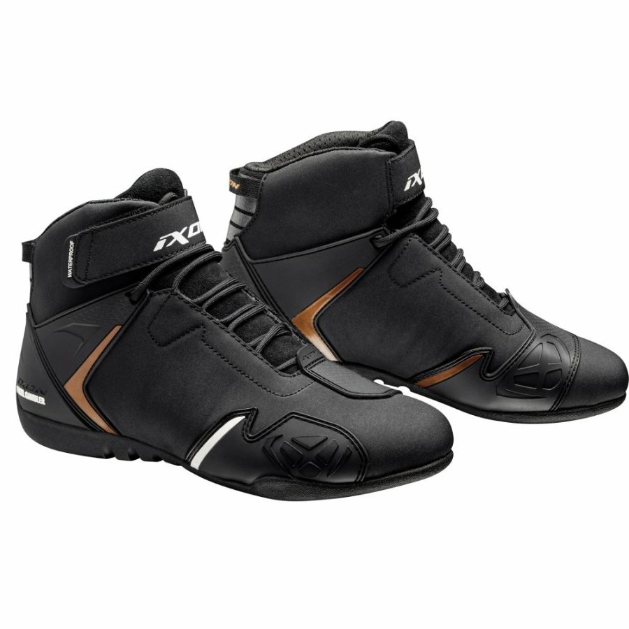 Motorcycle shoes for women Ixon gambler waterproof