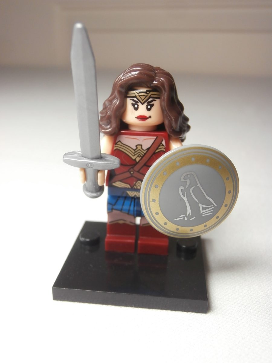 WONDER WOMAN Minifigure +Stand 1984 Justice League Avengers Marvel DC Comics US