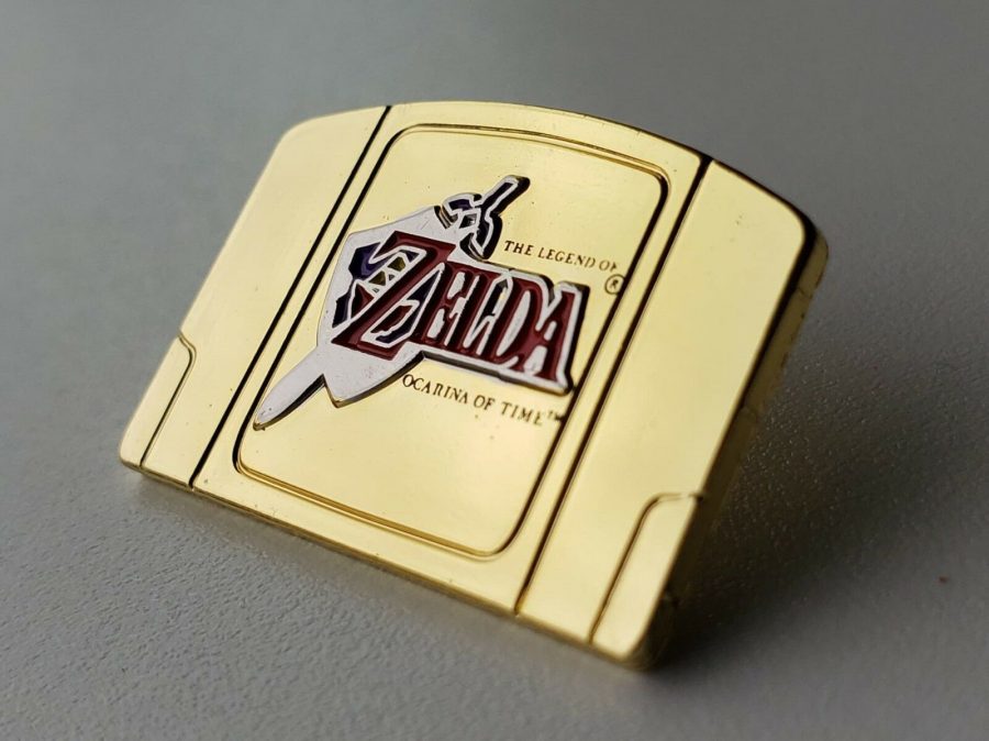 Legend Of Zelda Ocarina of Time Gold Cart Lapel Pin N64 Enamel Badge Nintendo