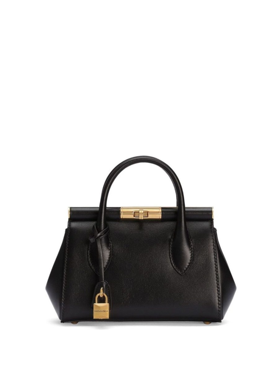 Hand bag in black calf with chain