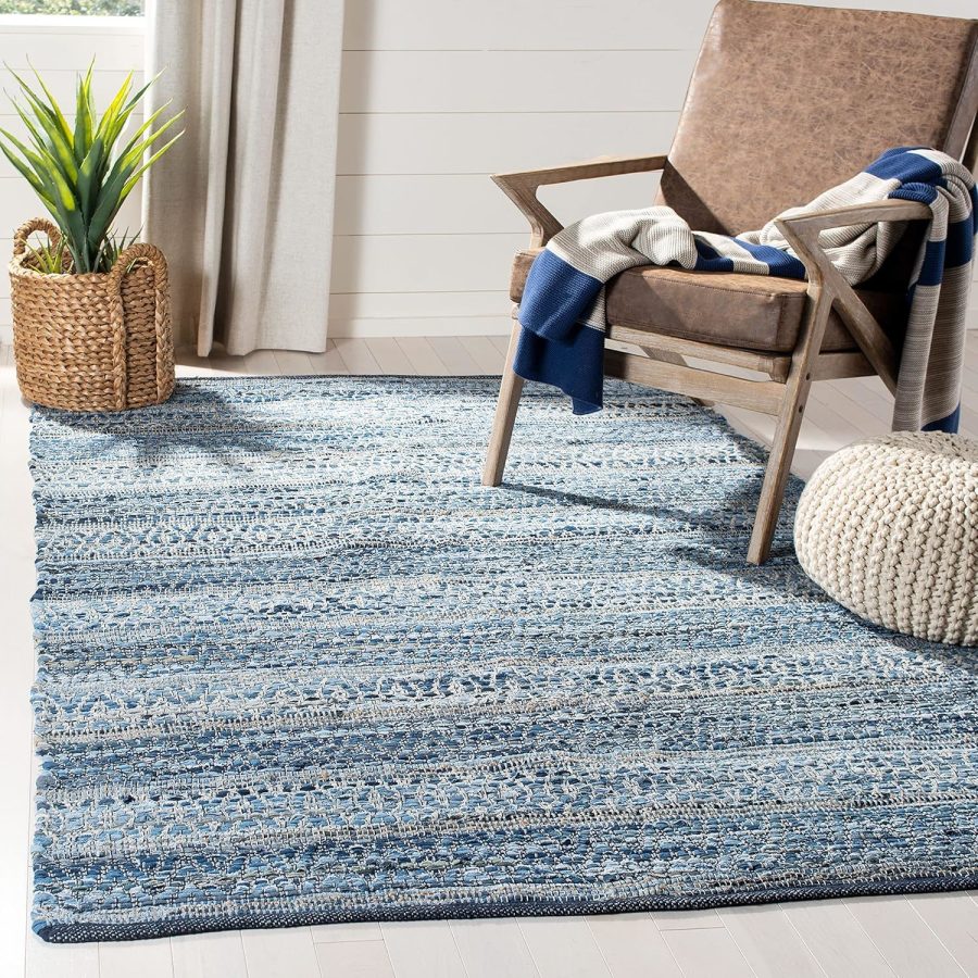 SAFAVIEH Montauk Collection Accent Rug - 3' x 5', Blue, Handmade, Ideal for High