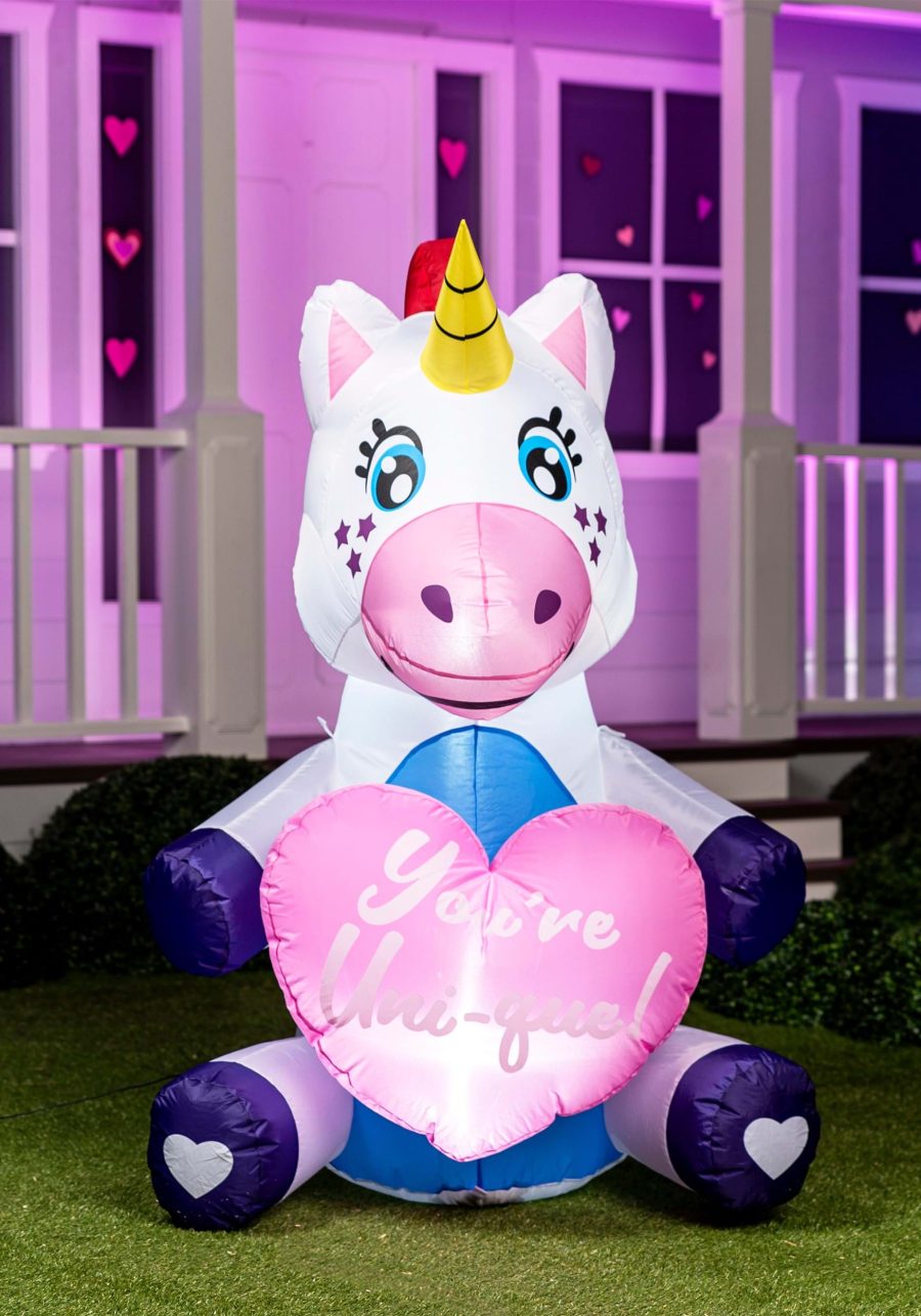 7FT Loving Unicorn Inflatable Decoration