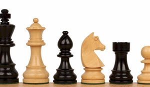 German Knight Staunton Chess Set with Ebonized & Boxwood Pieces - 3.75 King